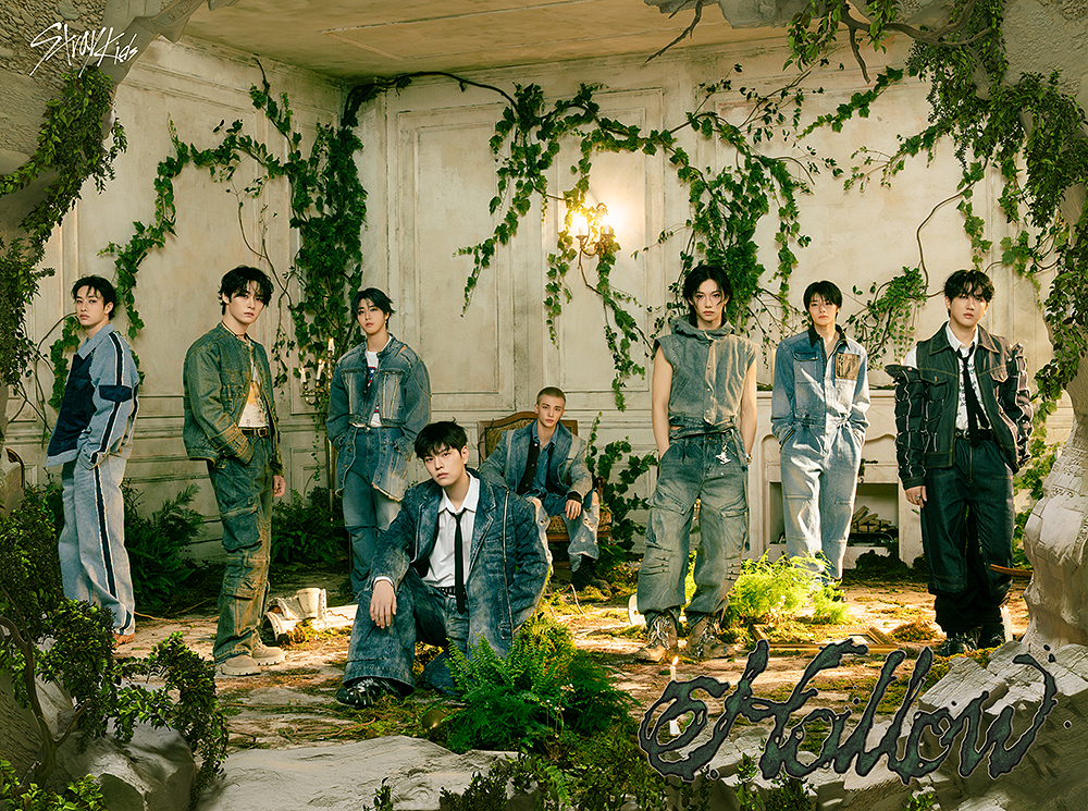 Stray Kids “Hollow” Review