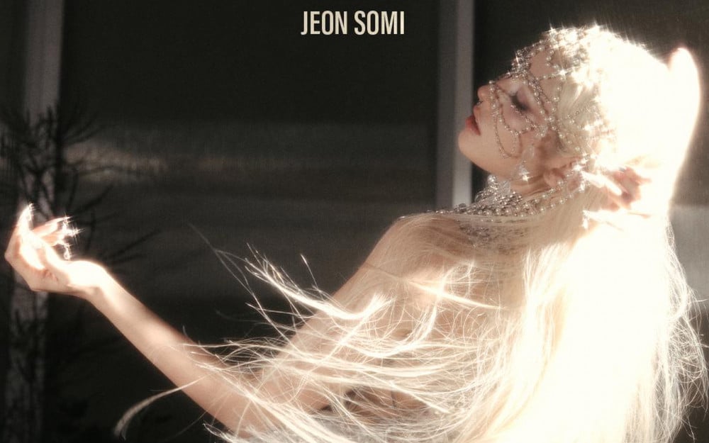 Jeon Somi “Closer” Review